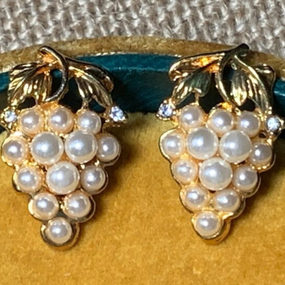 Milky white pearls set in gold grape leaves with small rhinestones earrings